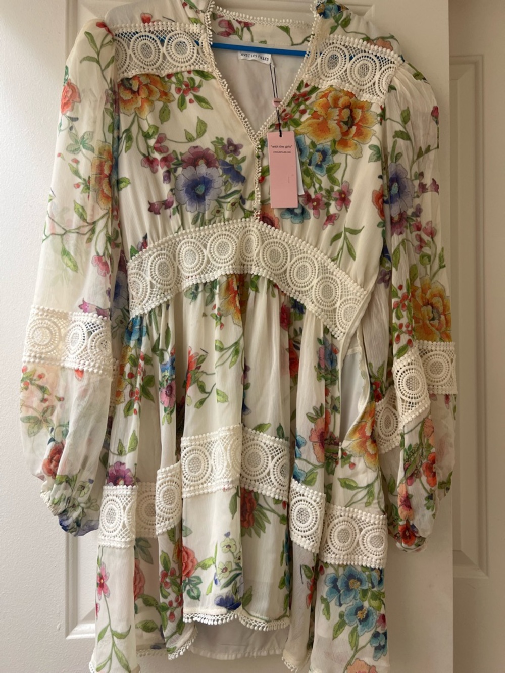 Avec Les Filles Floral Lace Trim Boho Mini Dress Size 8 NWT